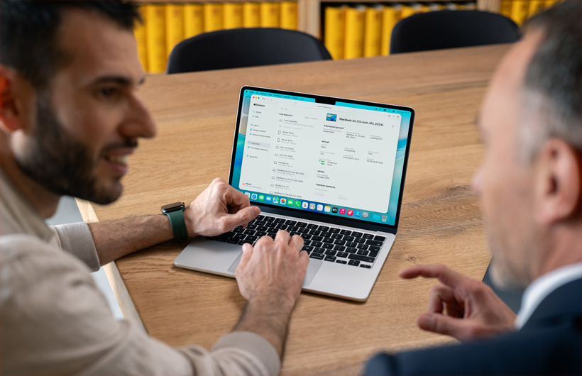 Med Apple Business kan Eugenio administrere alle enheder eksternt.