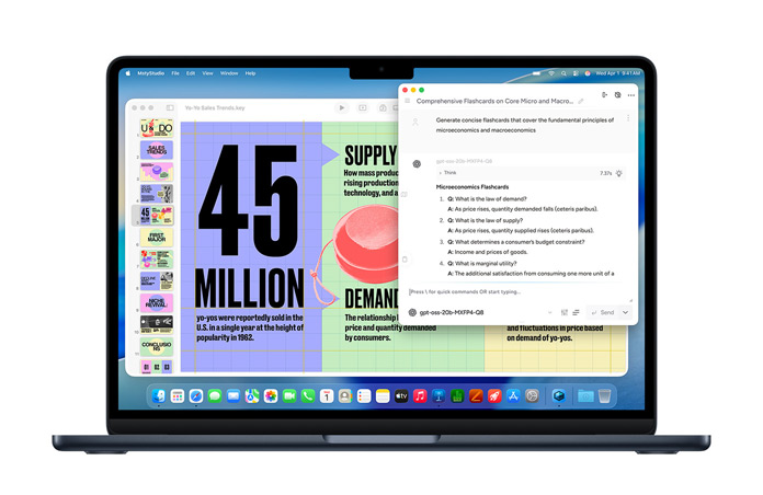 MacBook met Msty Studio met flashcards over micro-economie, om de on-device AI-voorzieningen te demonstreren
