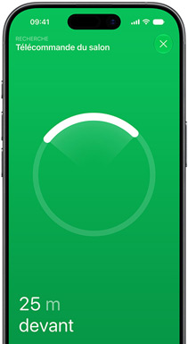 iPhone, app Localiser à l’écran, texte indiquant : Recherche télécommande salon, cercle de localisation circulaire avec arc lumineux pointant vers la direction de la télécommande, texte indiquant : 24,4 m de distance
