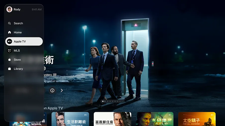 Apple TV app，側邊欄展開，顯示已選擇 Apple TV，精選作品：《生活割離術》(Severance)，一眾人從電梯走出，置身停車場