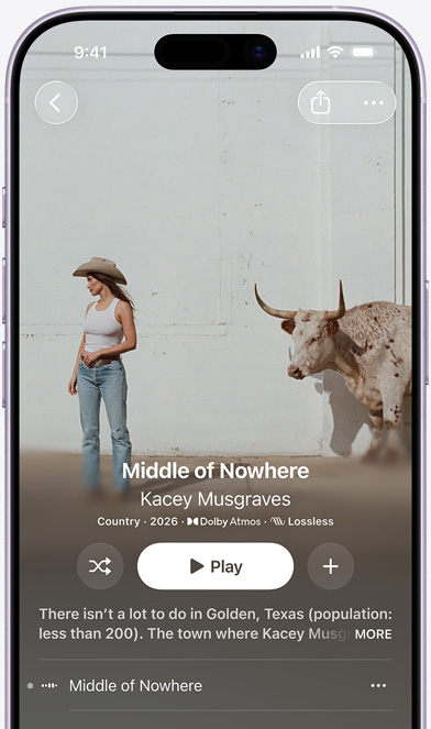 Egy iPhone kijelzőjén Kacey Musgraves „Middle of Nowhere” című albuma látható az Apple Musicban