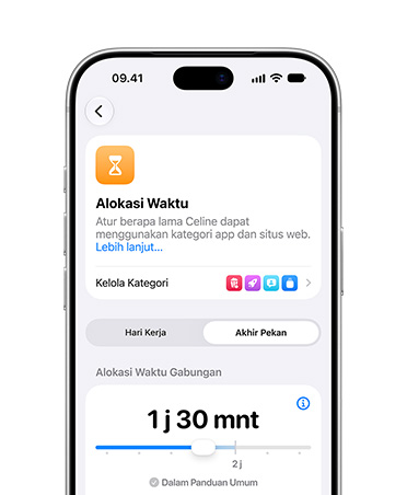 iPhone 18 Pro, Perak, layar menampilkan opsi Alokasi Waktu dan Jadwal Durasi Layar di Pengaturan untuk mengatur kategori waktu dan media bagi anak mereka
