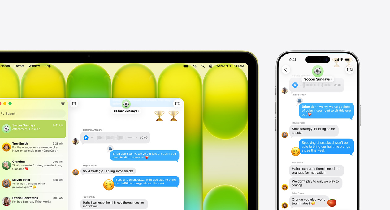 MacBook Neo v citrusovej farbe zobrazuje skupinový čet v apke Správy s názvom „Futbalové nedele“ a ďalšie nedávne správy. Vedľa neho je iPhone so zobrazeným rovnakým skupinovým četom.