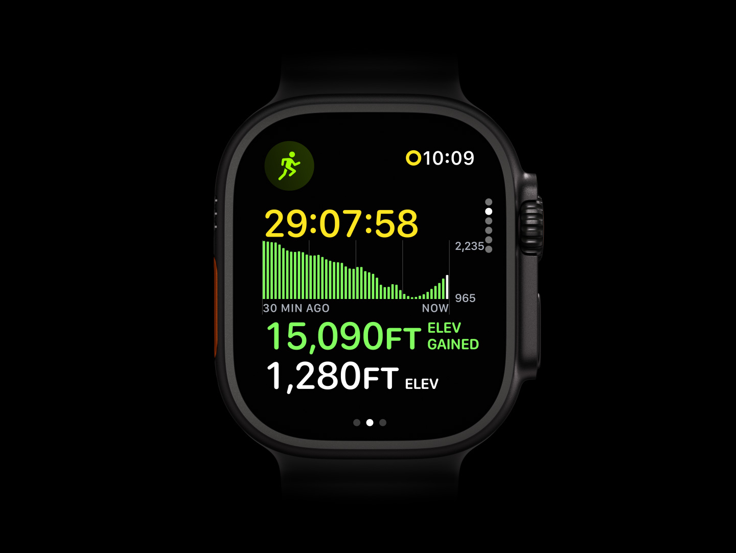 Apple Watch Ultra 4, boîtier en titane, finition noire, exercice Course (plein air) montrant un graphique de dénivelé positif, côté droit, Digital Crown, bouton latéral en saillie, Bracelet Océan gris translucide