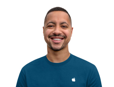 親しみやすい表情で微笑むAppleのスペシャリスト